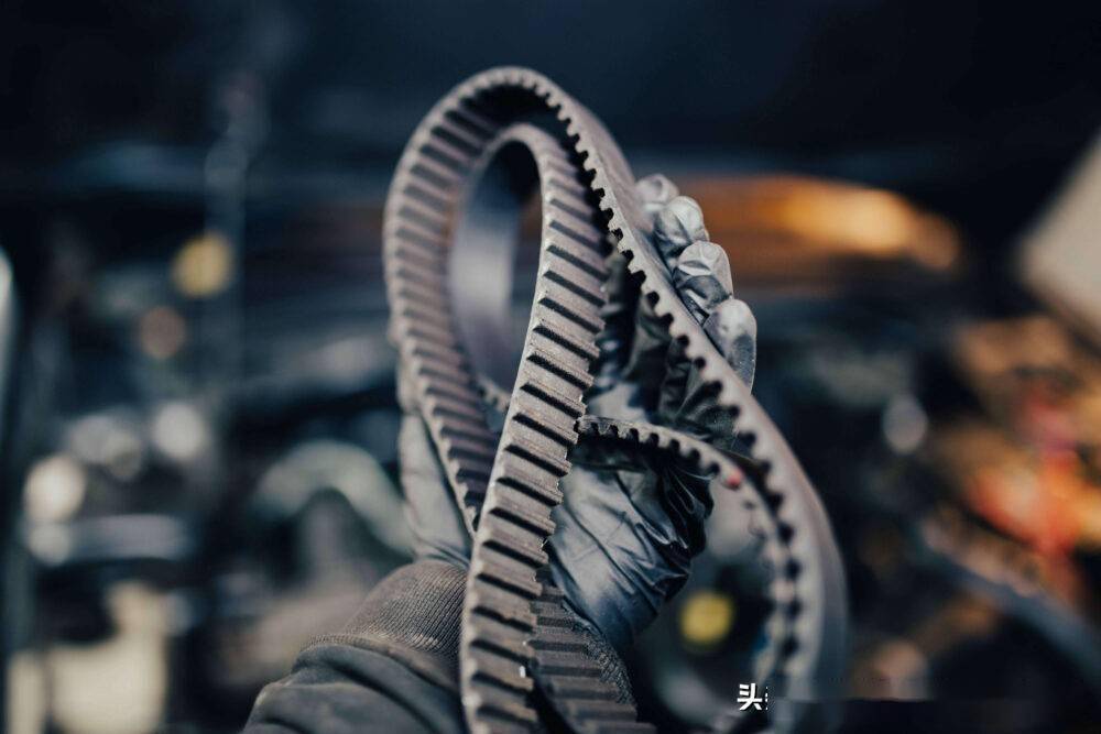 What is a timing belt?